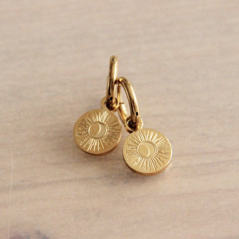 Stainless steel creoles with charm 'moon & sun' – gold – SS339