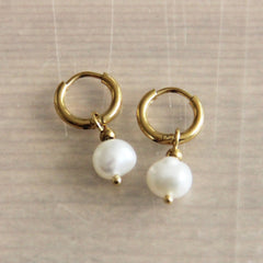 Stainless steel creole with freshwater pearl – gold – SS350